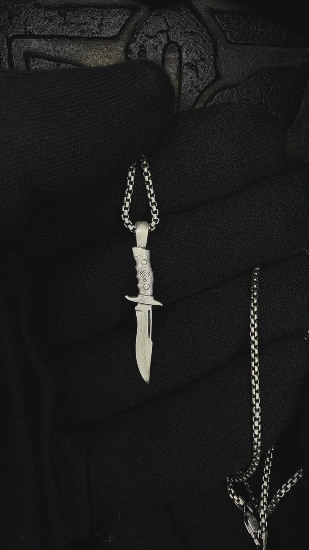 Hunter Pendant